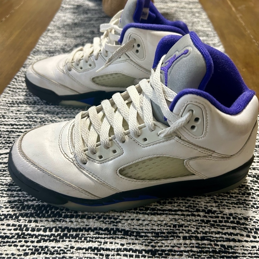 Jordan 5 dark concord purple/white Grade School size 5Y no box